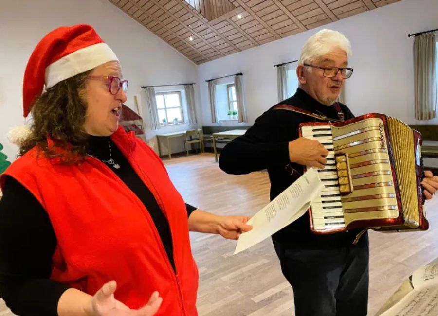 WEihnachtsfeier Senioren, Musik im Pflegedienst AML Röhrmoos